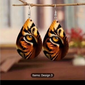 Tiger Dangle earrings‎ wooden new e42